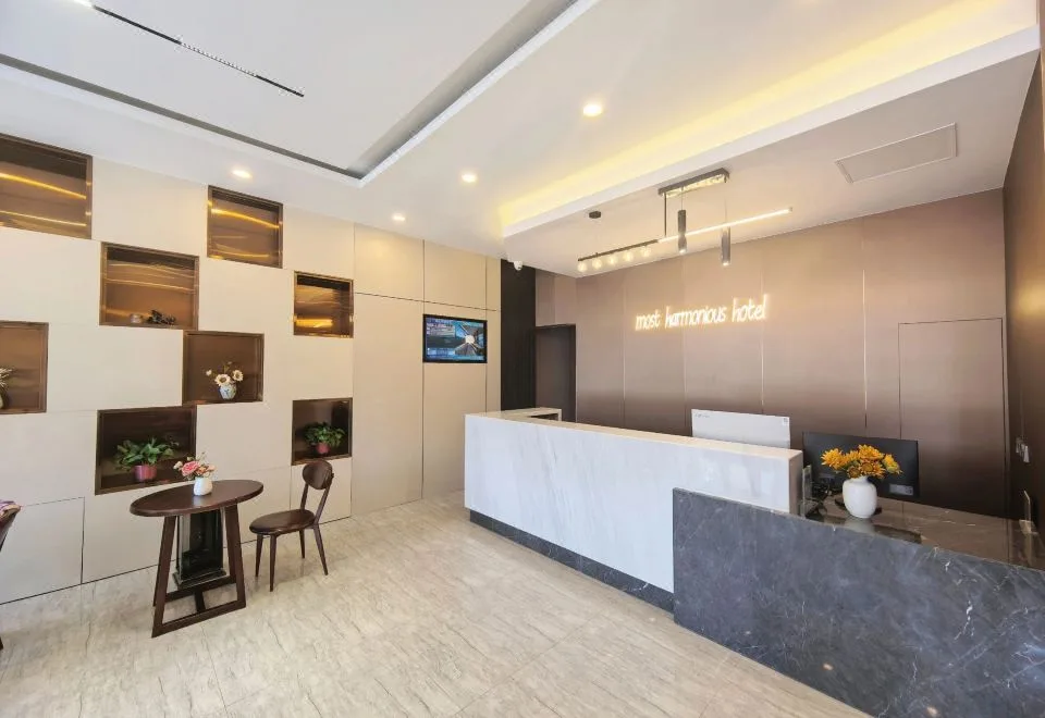 Taihe Hotel (Datong High-speed Railway South Station Fantawild Store)