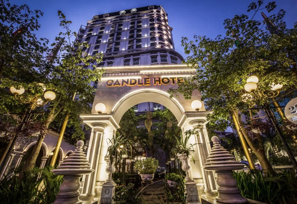 Super Candle Hotel