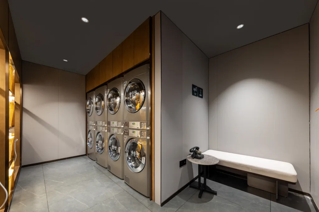 Atour Hotel (Chengdu East Railway Station, Huaishudian Metro Branch)