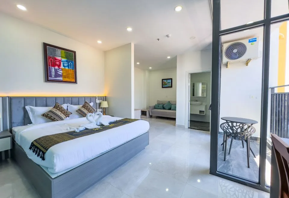 C-Hotel