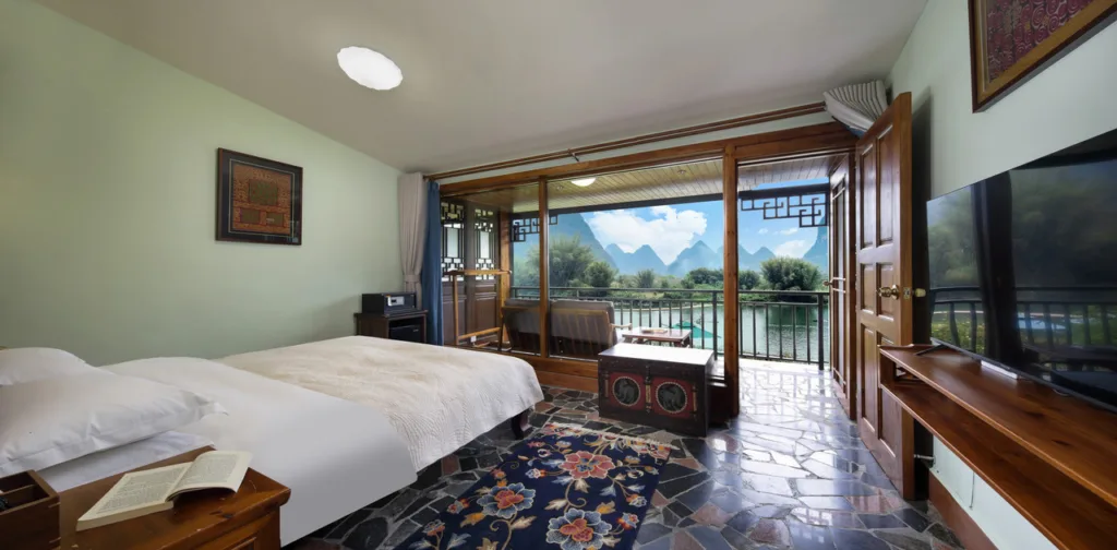 Yangshuo Mountain Retreat-by Yulong River