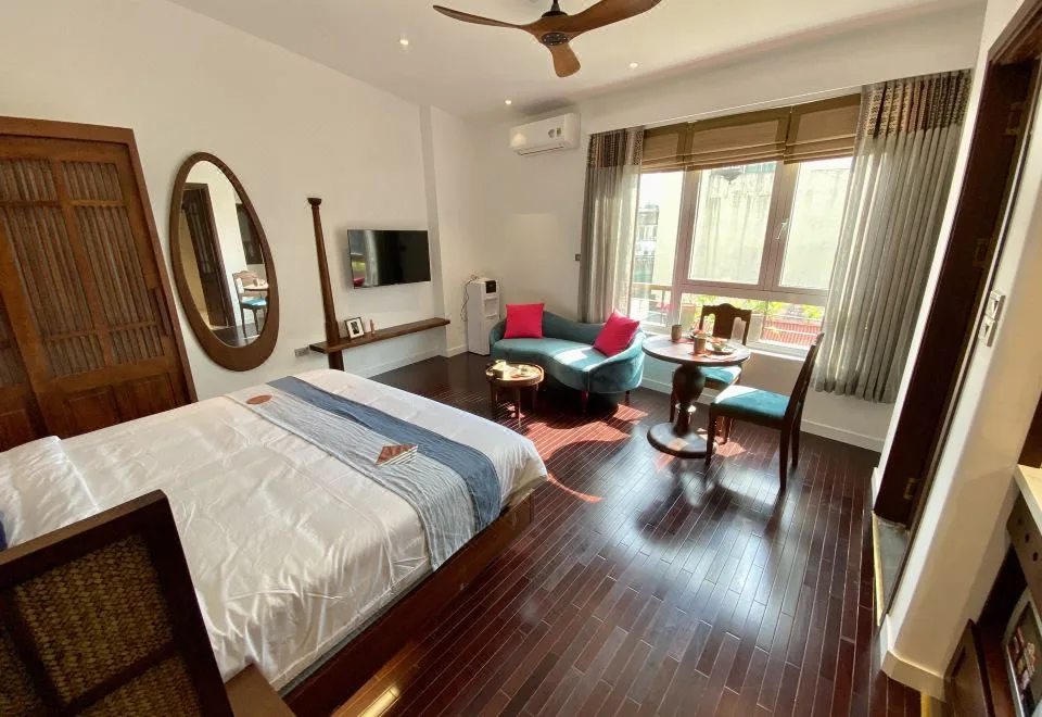 Maison Nha — Truc Bach Lake (Boutique Resident)
