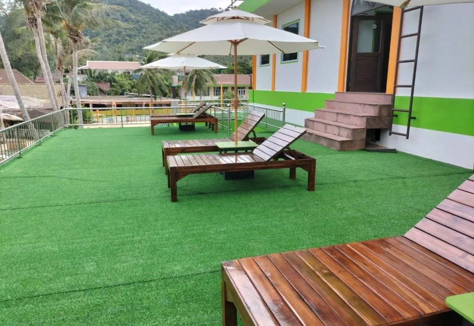 Lotus Paradise Resort  Koh Tao