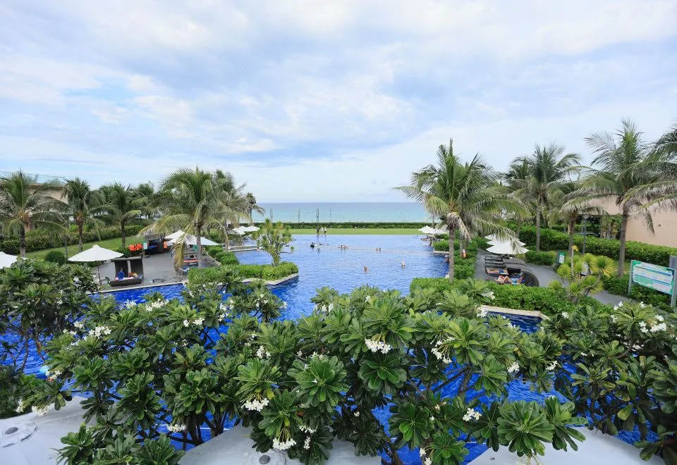 OCEAN BREEZE VILLA CAM RANH