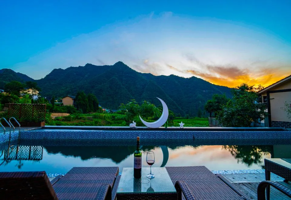 Cloud Bamboo Retreat | Avatar Mountains ,3-min walk to the  Zhangjiajie Forest Park