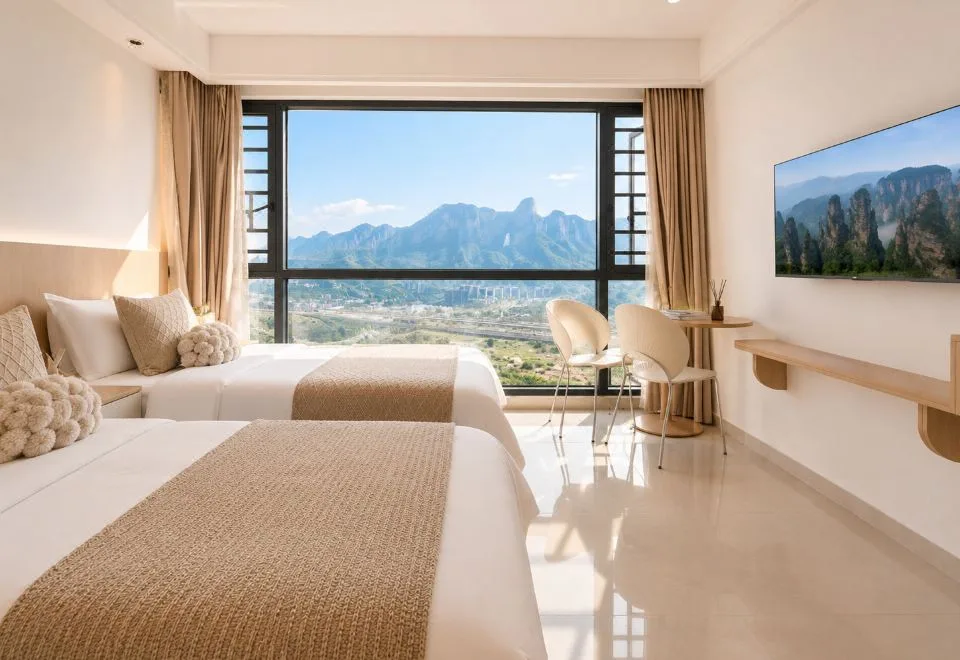 Qianshan Cliff Cloud Inn