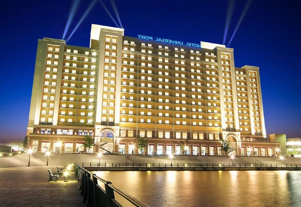HOTEL UNIVERSAL PORT