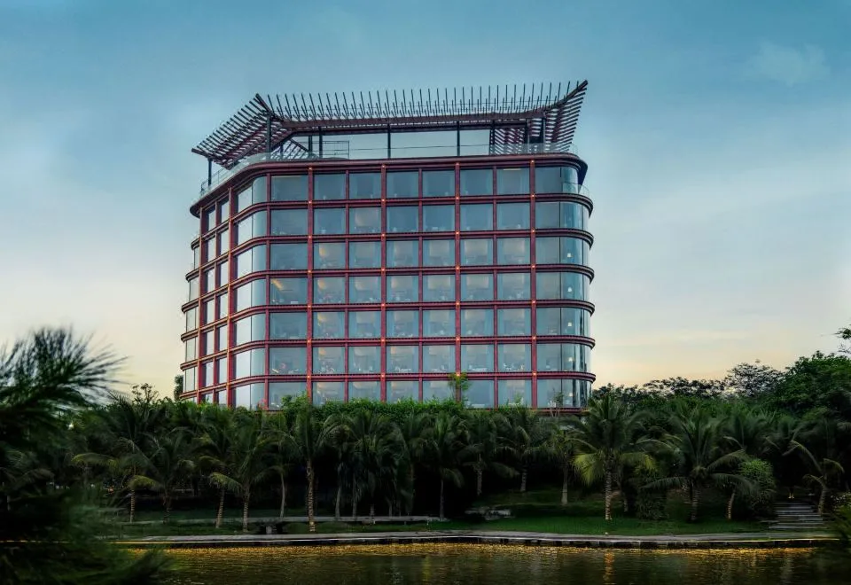 Dusit Le Palais Tu Hoa Hanoi