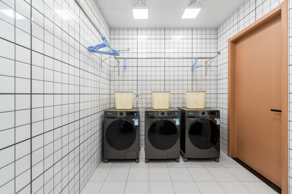 Beijing Yizhan Youth Hotel (Yansha Liangmaqiao Subway Station)