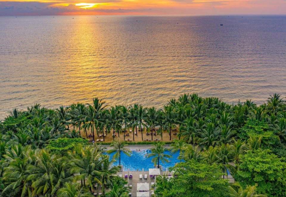 Salinda Resort Phu Quoc — Sparkling Wine Breakfast