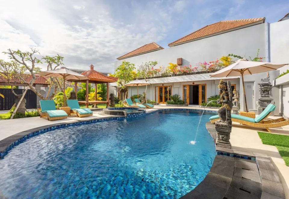 Dhong Livin Uluwatu