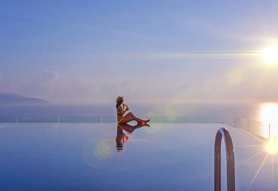 Balcona Hotel Da Nang