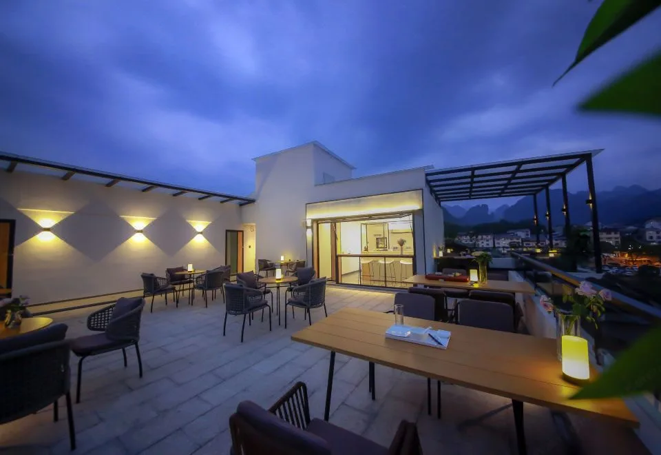 Zhangjiajie Bangke Youth Resort Hotel (Wulingyuan National Forest Park)