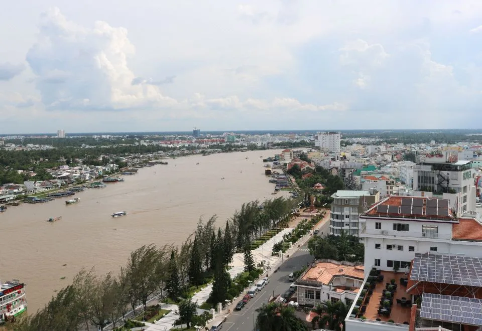 Ninh Kieu Riverside Hotel