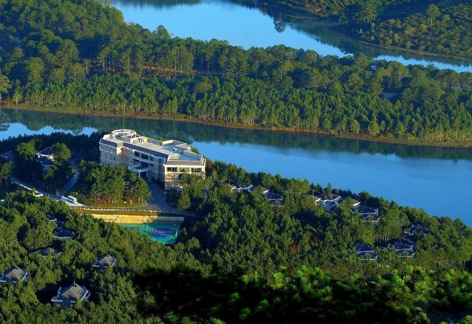 Dalat Edensee Lake Resort & Spa