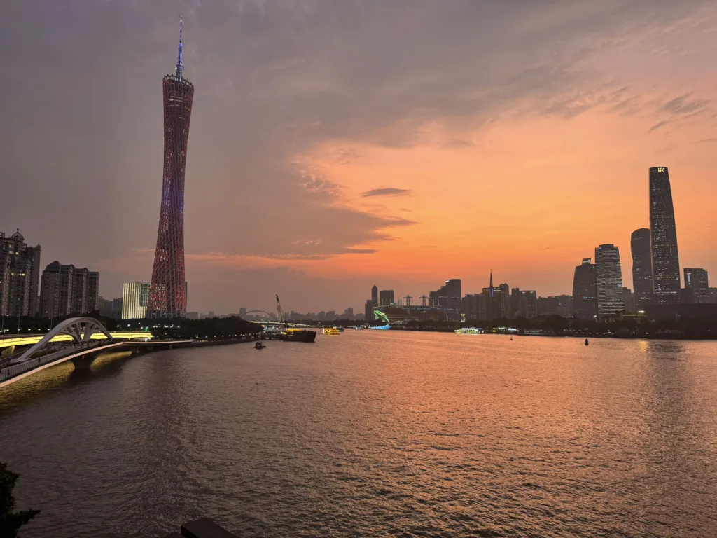 Гуанчжоу — Телебашня. Юникло. Суперминг., Guangzhou New Television Tower