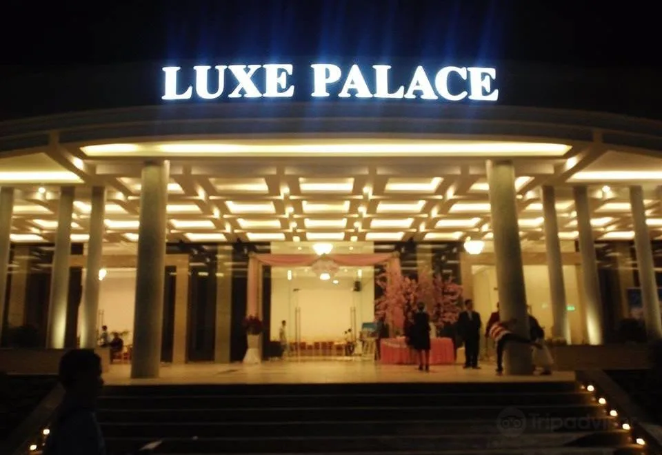 Luxe Hotel