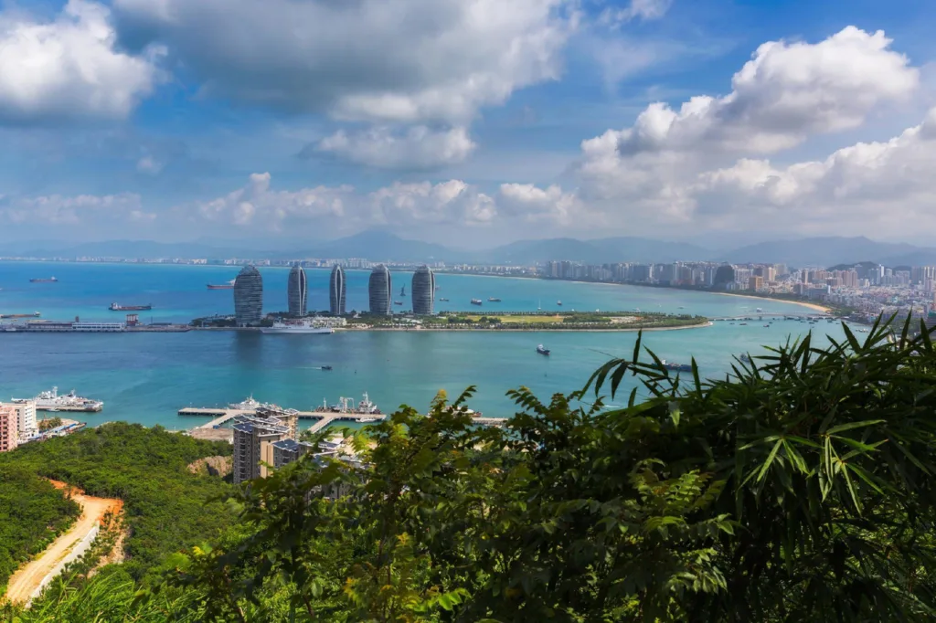 Metropolis Hotel (Sanya Bay Coconut Dream Corridor)