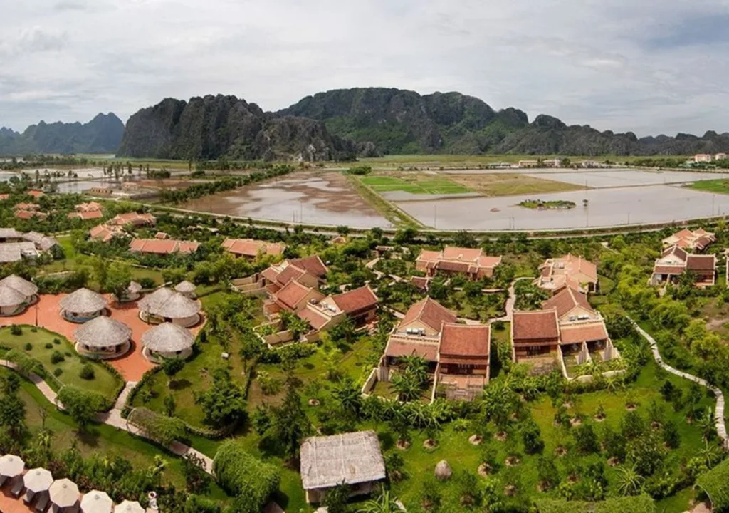 Emeralda Resort Ninh Binh: курорт-деревня в традициях общинных домов «динь»