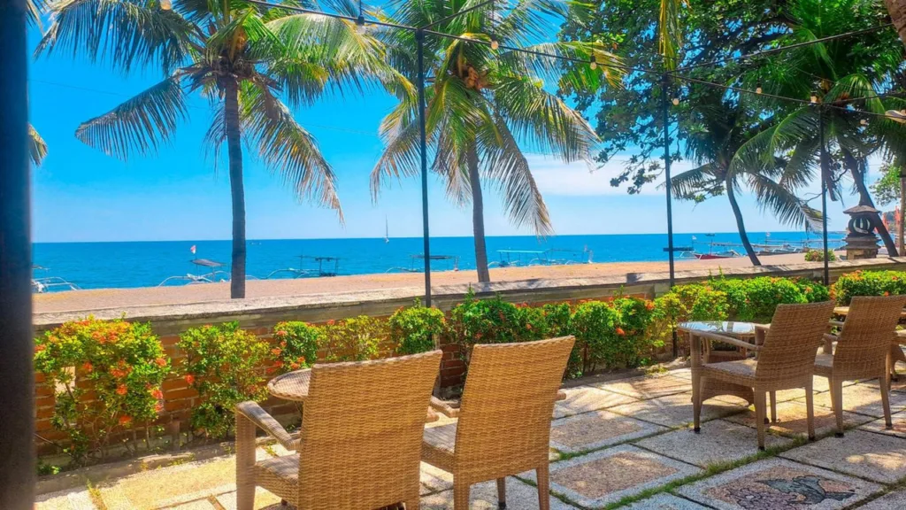 Lovina Beach Hotel: отель последнего короля Булеленга, давший имя целому побережью