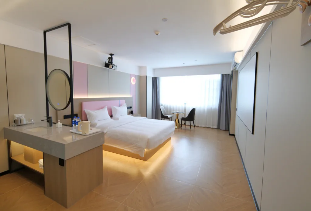 Latitude 18° Smart Hotel (Yingzhou Clear Water Bay)