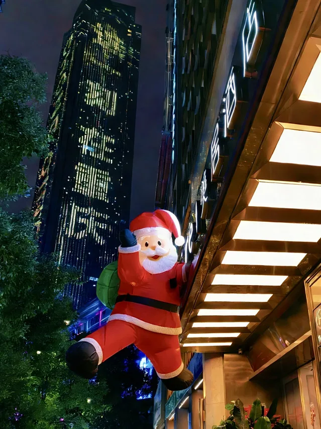 Mercure ChongQing JieFangBei HongYa Cave