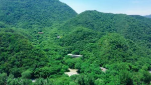 COMMUNE BY THE GREAT WALL , IN THE UNBOUND COLLECTION BY HYATT