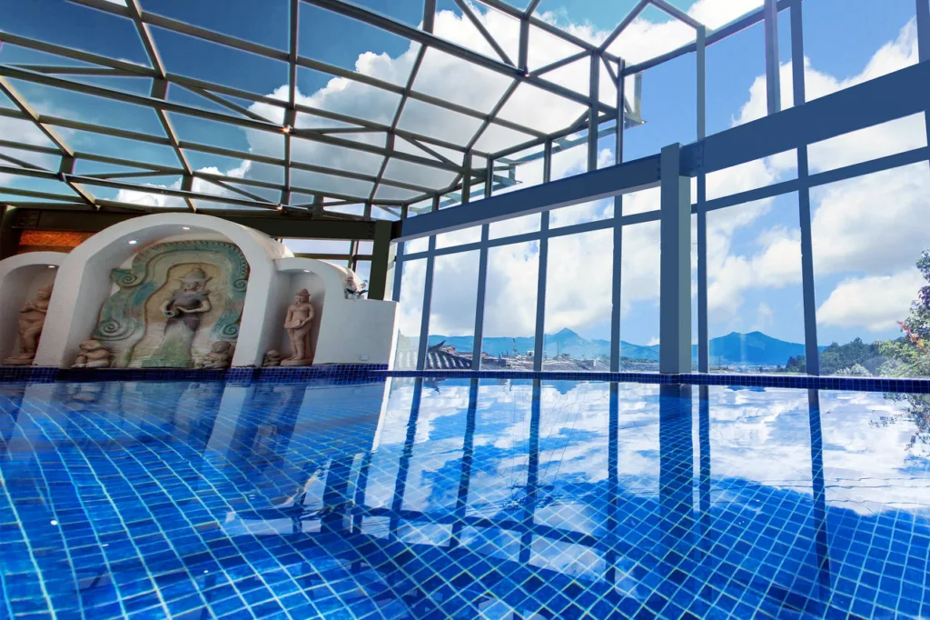 Lijiang LiuLigong 360 degrees Hot Spring Hotel