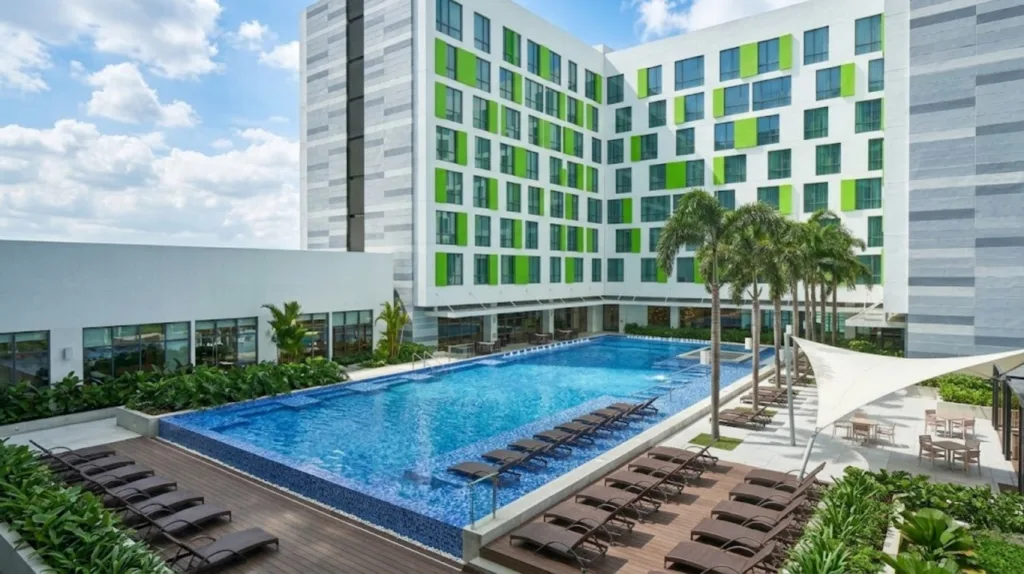 S LIVIN Airport Apartment — Beside to Holiday Inn