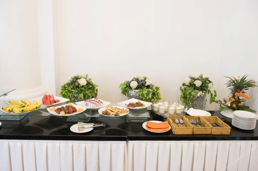 Hoa Binh Hotel: «Сплендид Отель» французского Ханоя