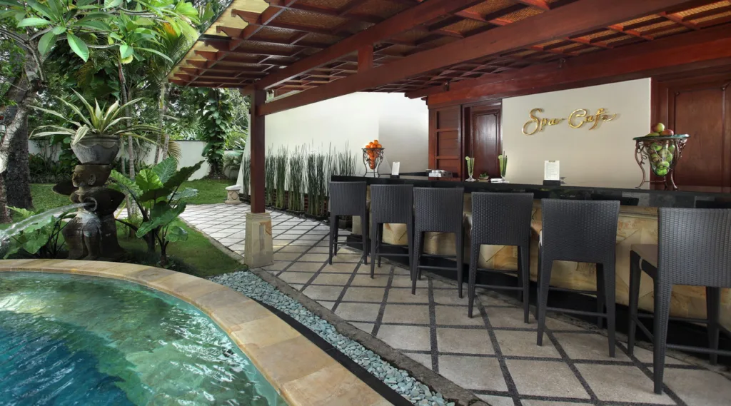 Nusa Dua Beach Hotel: первый курорт спланированного анклава, открытый президентом Сухарто