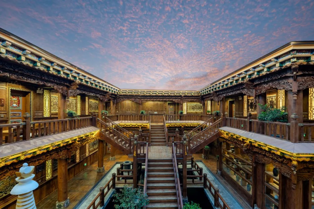 Passing-cloud Resort·Gaogongfu (Ancient town of Dukezong,Shangri-la)