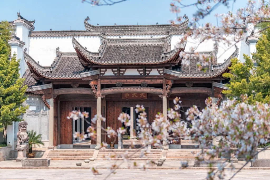 Ahn Luh Zhujiajiao