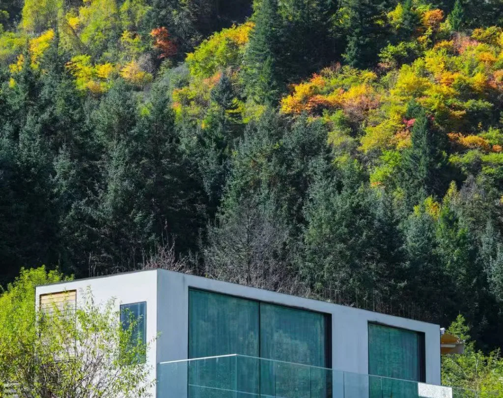 Jiuzhai Forest Earth Cabin