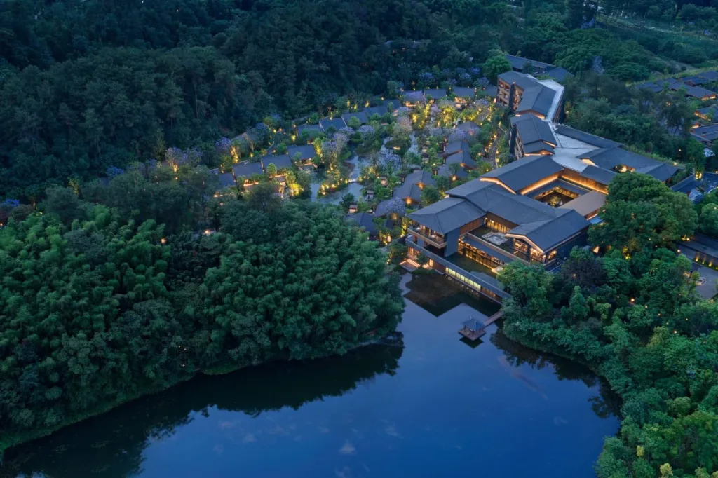 BANYAN TREE MOUNT EMEI