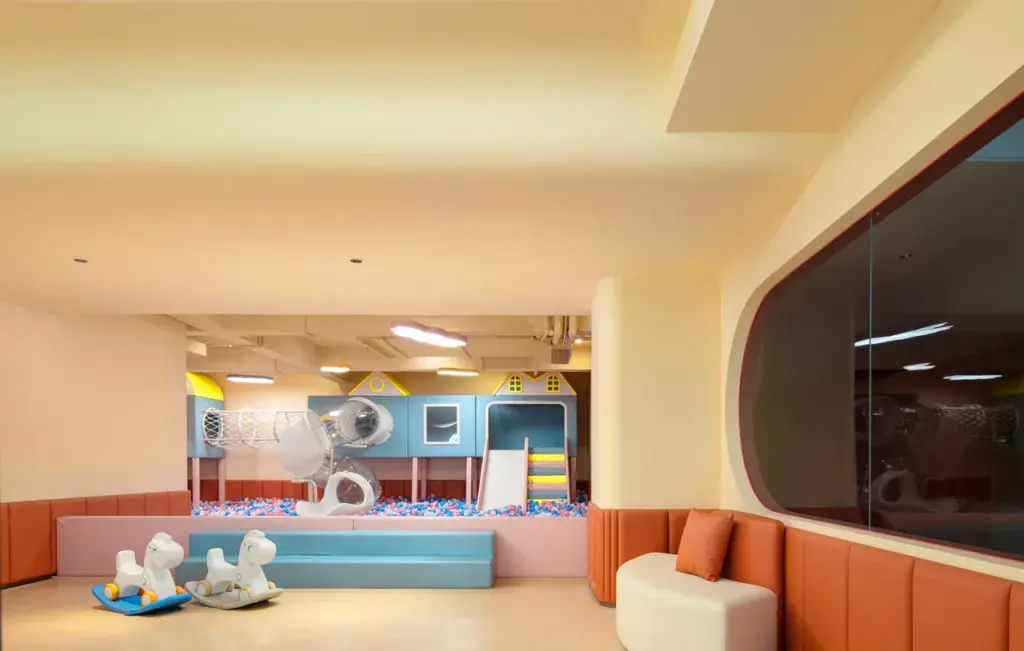 LiCLOUDS HOTEL (Guilin Two Rivers and Four Lakes Xiangshan Park)